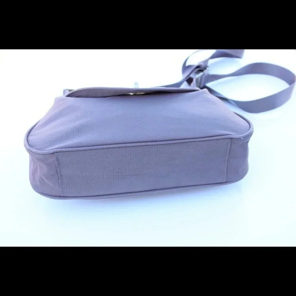 Baggallini cross body bag - Picture 3 of 8